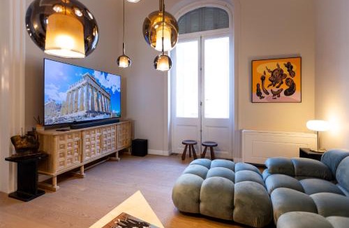 Plaka Apartment | Theion Estate