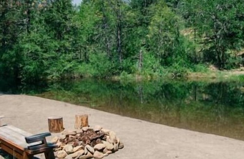 Cave Junction Cabin | This cabin is located in a campground/RV Park