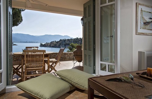 Poros House | Three-Bedroom House with Sea View