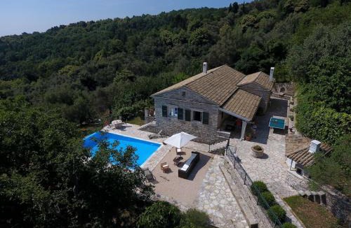 Petaleia Villa | Thresher's House