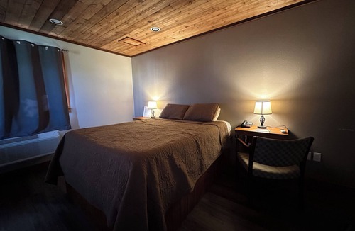 Cle Elum Hotel | Timber Lodge Inn