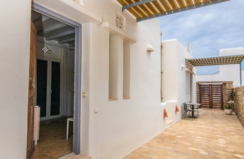 Panormos Villa | Tinos : House/villa & Suites