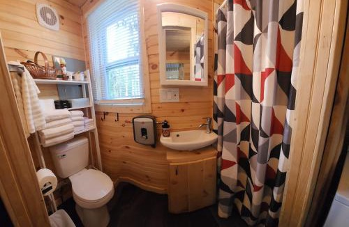 Bayshore Gardens House | Tiny Treasures Retreat