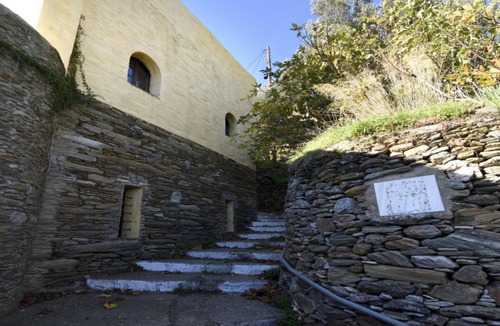 Andros Town Villa | Traditional converted Venetian forthouse