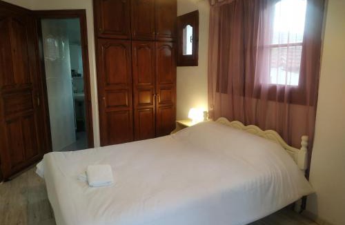 Vizitsa House | Traditional Cozy Room