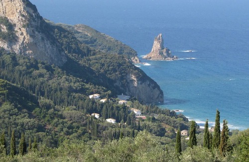 Sinarades Apartment | Traditional house Village near relax-beach Shops Country-walks near Corfu town