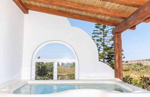 Agios Prokopios House | Traditional Styled Apartment With Private Outdoor Jacuzzi