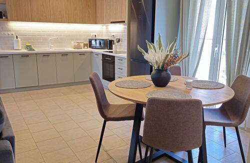 Petralona Apartment | Tranquil 2BR Penthouse Petralona