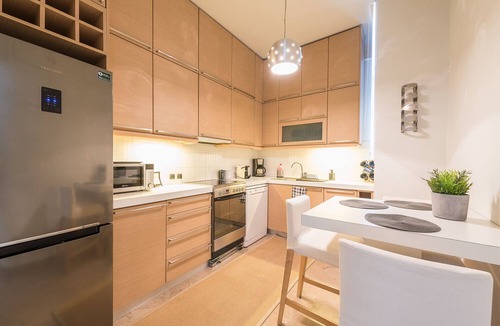 Neos Kosmos Apartment | Traveler's Dream 4 brdm Renovated Penthouse