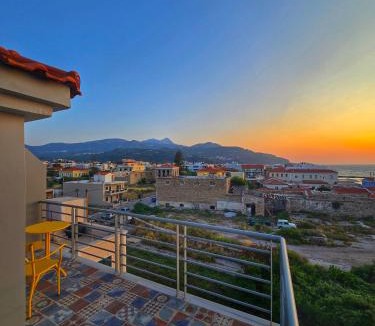Karlovassi Apartment | Trifonas Loft