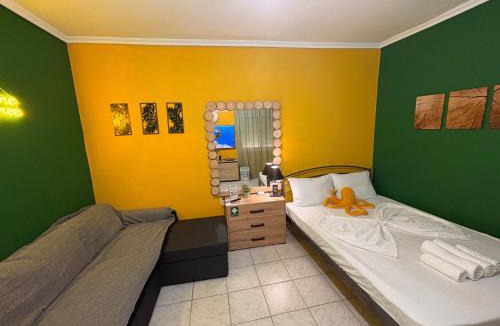 Xanthi Apartment | Tropical studio - myHomee