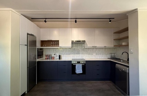 Stellenbosch Central House | Twice Central Guesthouse