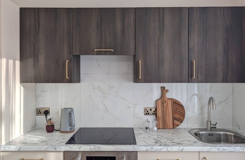 Askew Apartment | Two Bedroom Shepherds Bush Apartment