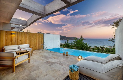 Golden Beach Villa | Two-bedroom Villa with a private heated pool