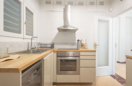 Makrigianni Apartment | Unbeatable Acropolis | Elegant 2-Bedroom Apartment on Areopagitou