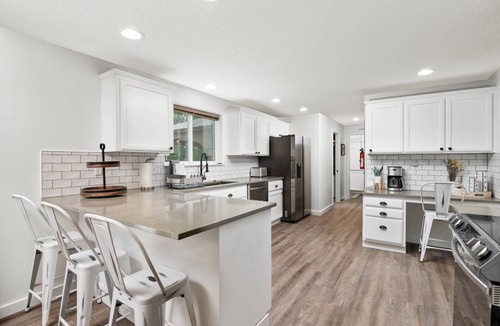 Dundee House | Unrivaled Location, Hot Tub, Huge Patio w/Gazebo and Couches, Pool Table, Ping Pong, Walk to Dundee