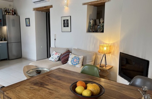 Pitsidia House | Vacation home Fabrika - enjoy a relaxing vacation.