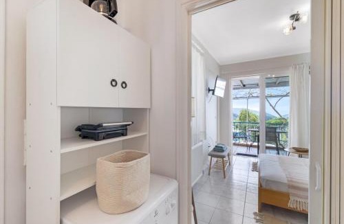 Vournikas Apartment | View of the Ionian Sea, Vournikas