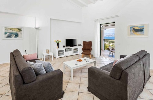 Agios Stefanos Villa | Villa ∙ 4 bedrooms ∙ 8 guests