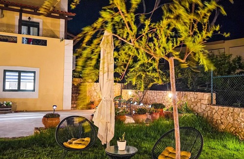 Sternes Villa | Villa Aitheras with sea views and garden