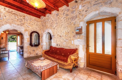 Frantzeskiana Metochia Villa | Villa Andriana - Traditional Luxury