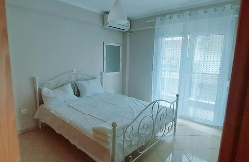 Fanari Apartment | Villa Apartamets esmerina