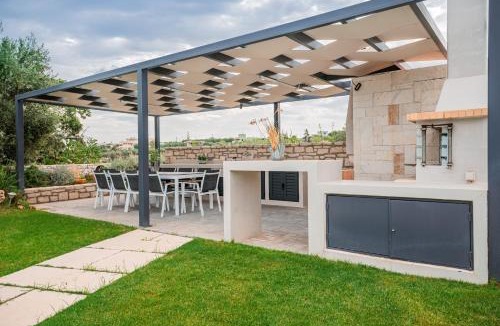 Stavromenos Villa | Villa Aris: A Serene Experience, 3BRs, Pool & Bbq