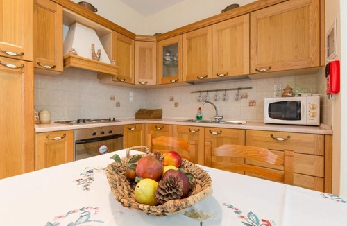 Nisaki Villa | Villa Aris - Two Bedroom Villa, Sleeps 4