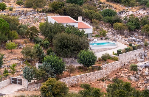 Gavalochori Villa | Villa Armonia, 3 bedrooms, sea views, 45m2 infinity pool w/heating, ping pong.