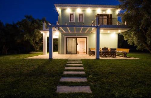 Lygia Villa | Villa Asprolia