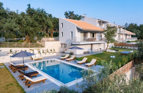Limni Villa | Villa Branta - Three Bedroom Villa, Sleeps 8