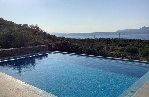 Kokkinon Khorion Villa | Villa Cape Town design and tranquility in an enchanting