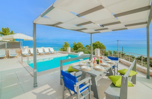 Alykes Villa | Villa Chrysso by Villa Plus