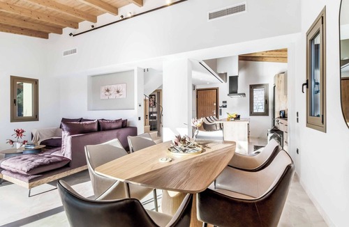 Kariotai Villa | Villa Cielo Azul - Three Bedroom Villa, Sleeps 6