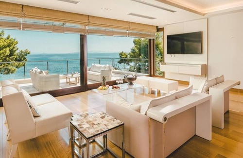 Agii Theodori Villa | Villa Corinthia Summa