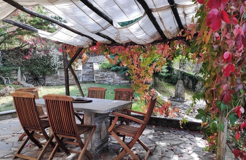 Veroia House | Villa de Calma. a natural health resort in a peaceful and friendly village.