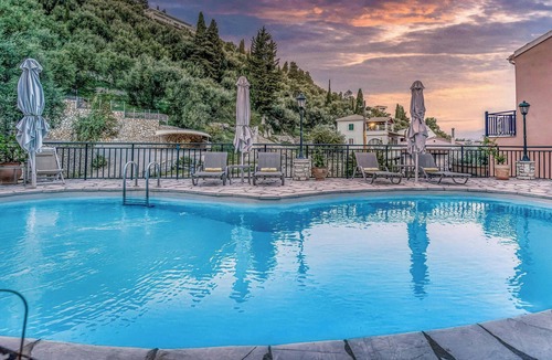 Katavolos Apartment | Villa Delphine by Tsiolis family ★ shared pool