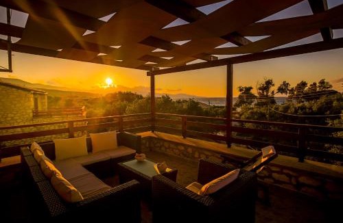 Psarou Villa | Villa Diamante -Seafront Stone Villa for 5 with Stunning Sunset Views By Villa Mana Gers