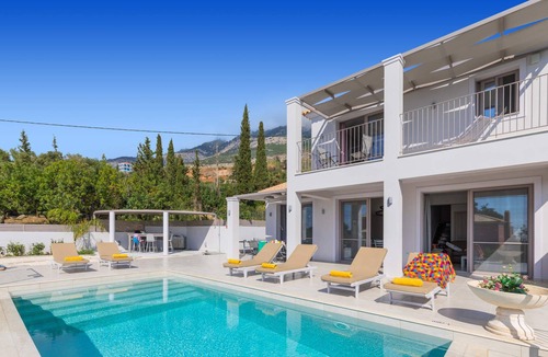 Argostoli Town Villa | Villa Effi Lourdata