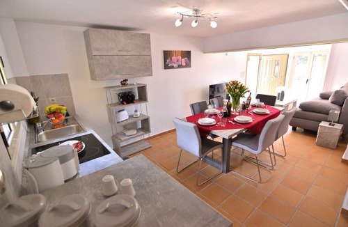 Kaligata Apartment | Villa Ela vacation apartment Leon