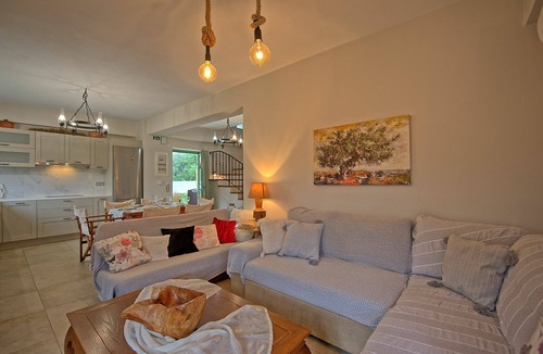 Almiros Beach Villa | Villa Elaia – Vacation villa with private pool in Corfu, Greece