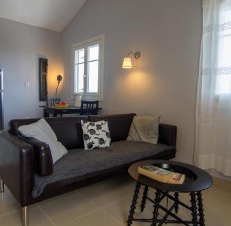 Ieromonachos Apartment | Villa Elaia Suites & Apartments No.1