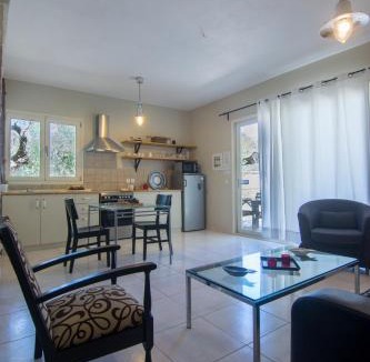 Ieromonachos Apartment | Villa Elaia Suites & Apartments No.5