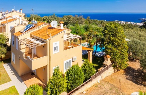 Gerani Villa | Villa Elessa - Three Bedroom Villa, Sleeps 6