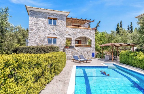 Pylos-Nestoras Villa | Villa Epavlis - Three Bedroom Villa, Sleeps 6