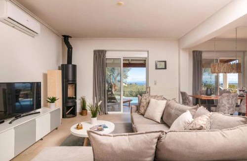 Tragaki Villa | Villa Gisele by Villa Plus