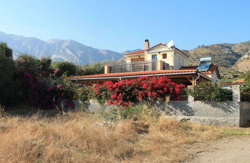 Marathokampos House | Villa Elisa Comfortable holiday residence
