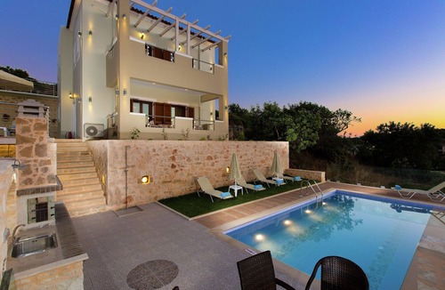 Achlades Villa | Villa in Crete with Private Pool & Beaches Nearby
