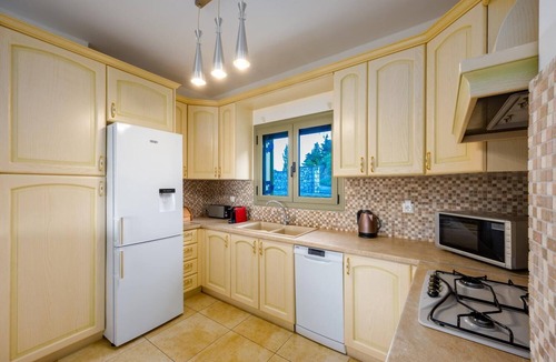 Mikros Gialos Villa | Villa Inna - Three Bedroom Villa, Sleeps 6