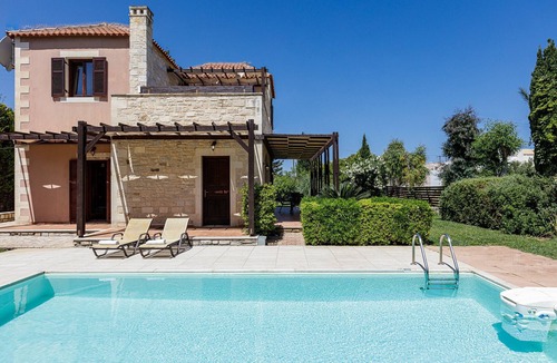 Adelianos Kampos Villa | Villa Kali,private pool,near the beach & amenities